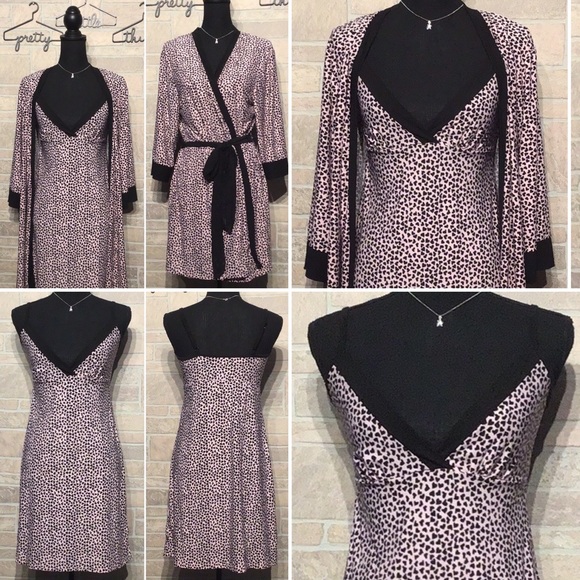 Marilyn Monroe Other - ❤️ Marilyn Monroe - Sz M - sleep dress & robe ❤️